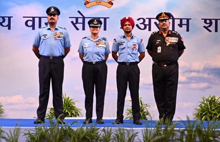 Wing Commander Deepika Misra Becomes 1st Woman IAF Officer To Get ...